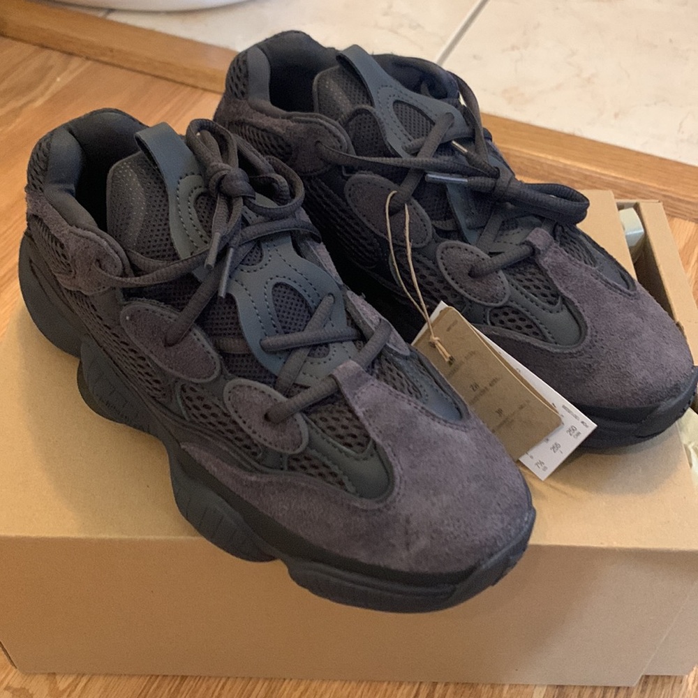 Yeezy 500 black